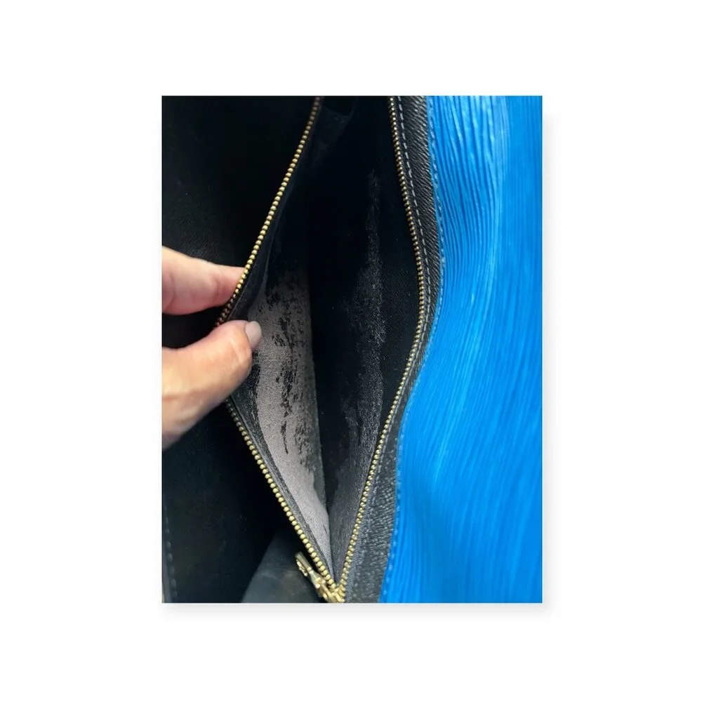 Louis Vuitton Blue Epi Montaigne 27 Clutch - Picture 7 of 9